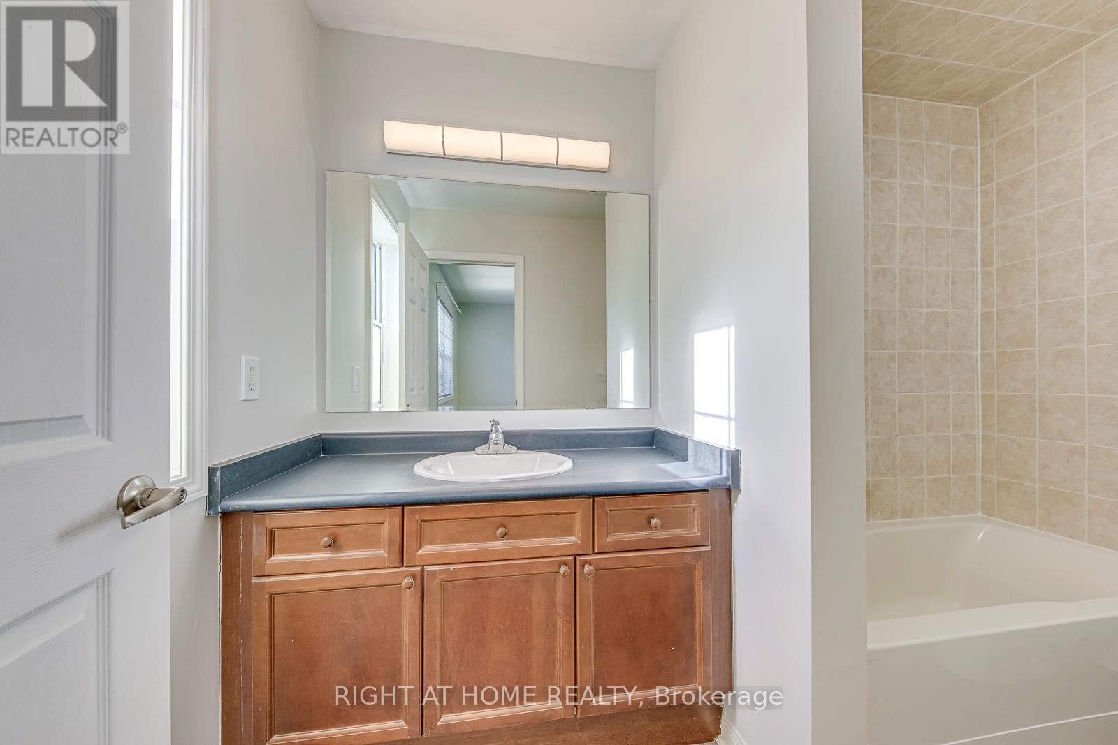 2872 Garnethill Way, Oakville, Ontario  L6M 5E8 - Photo 24 - W12210355