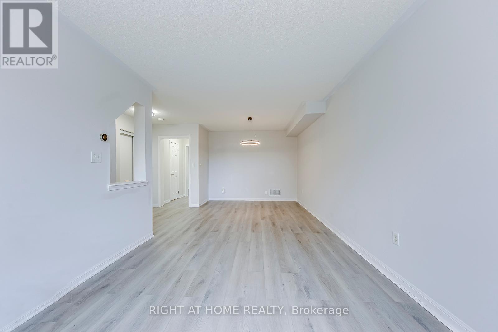 2872 Garnethill Way, Oakville, Ontario  L6M 5E8 - Photo 8 - W12210355