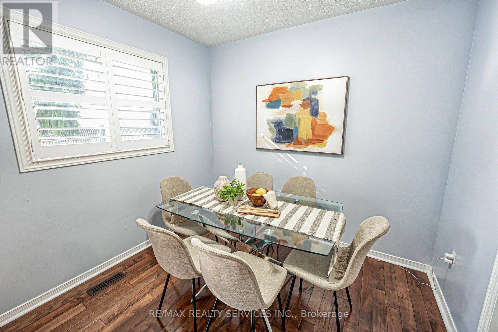 3841 Densbury Drive, Mississauga, Ontario  L5N 6Z3 - Photo 11 - W12210371