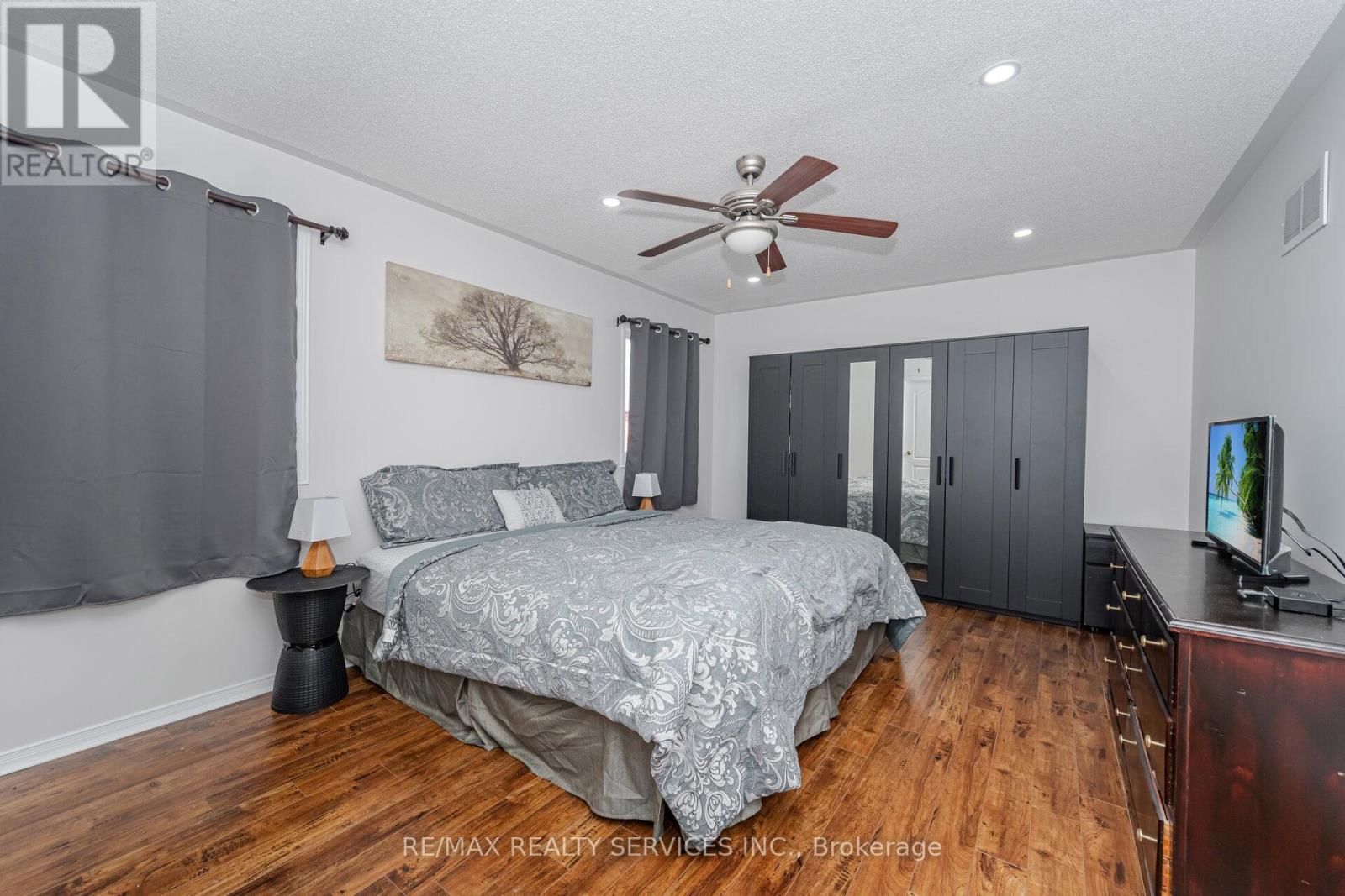 30 Sams Crescent, Brampton (Fletcher's Meadow), Ontario  L7A 3R7 - Photo 24 - W12210375