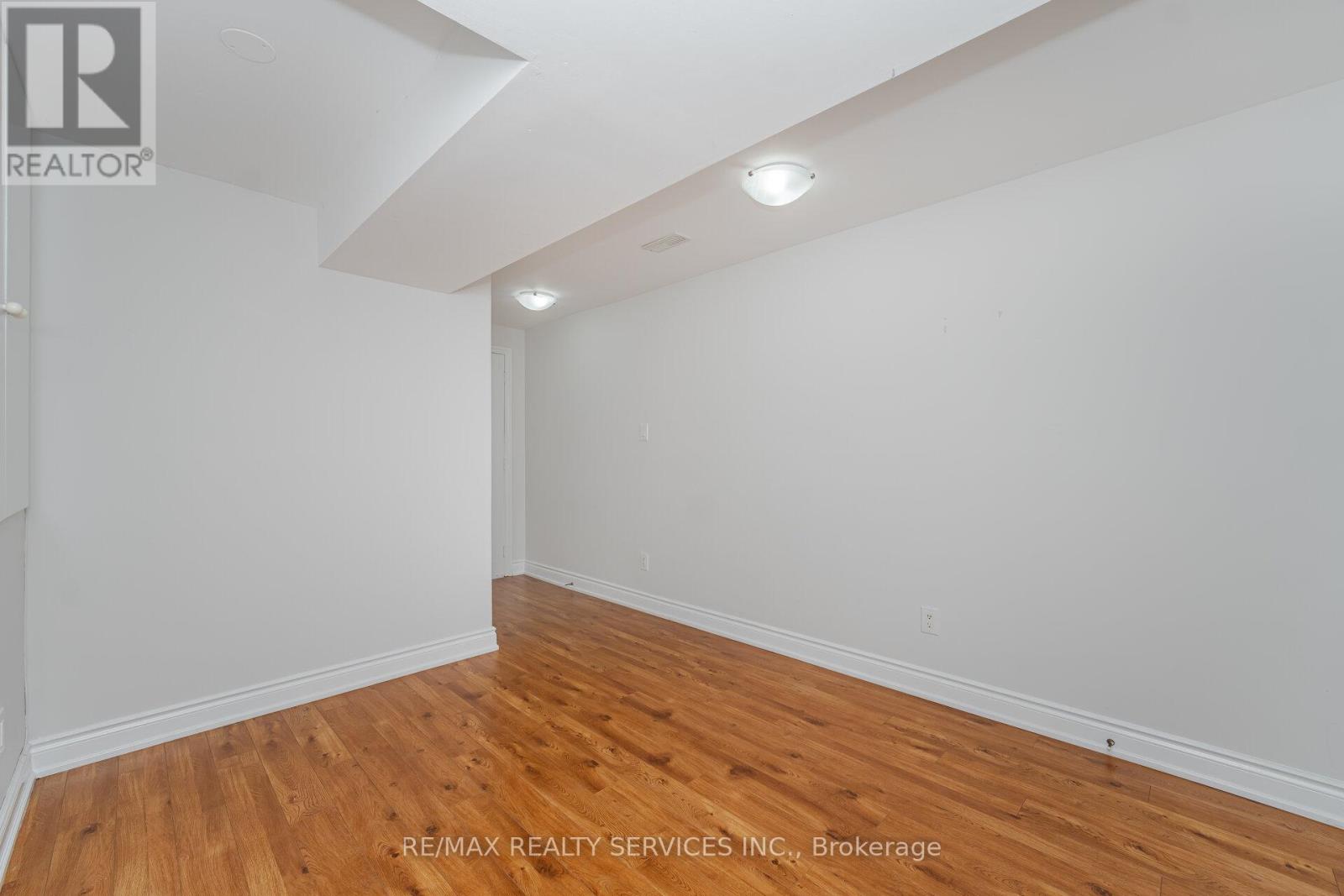 30 Sams Crescent, Brampton (Fletcher's Meadow), Ontario  L7A 3R7 - Photo 42 - W12210375