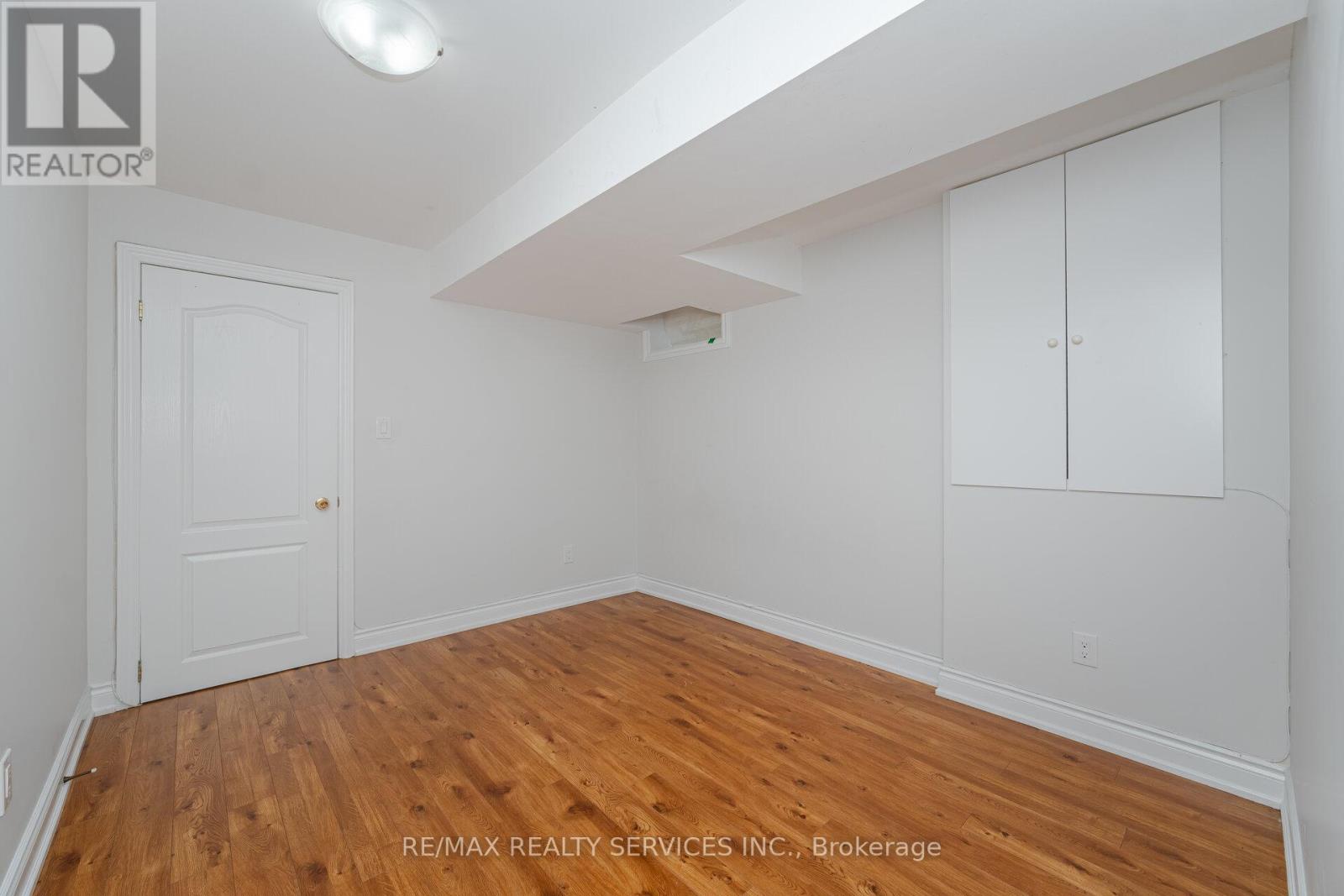 30 Sams Crescent, Brampton (Fletcher's Meadow), Ontario  L7A 3R7 - Photo 43 - W12210375