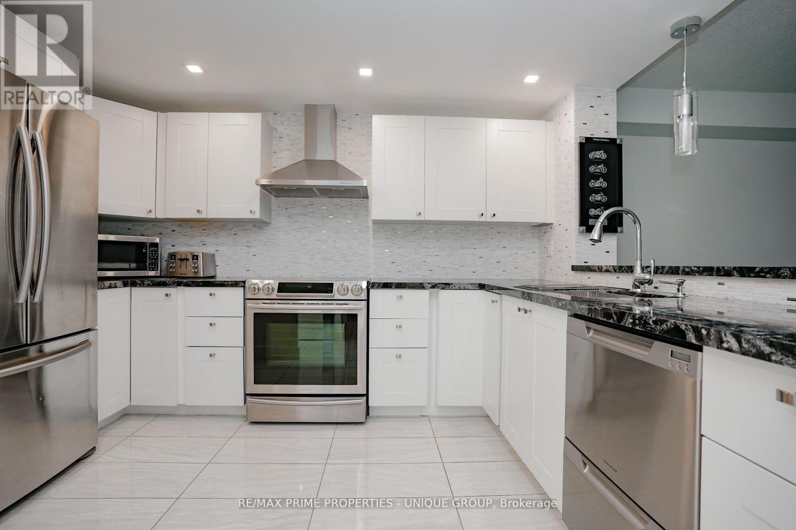 706 - 300 Webb Drive, Mississauga, Ontario  L5B 3W3 - Photo 15 - W12210381