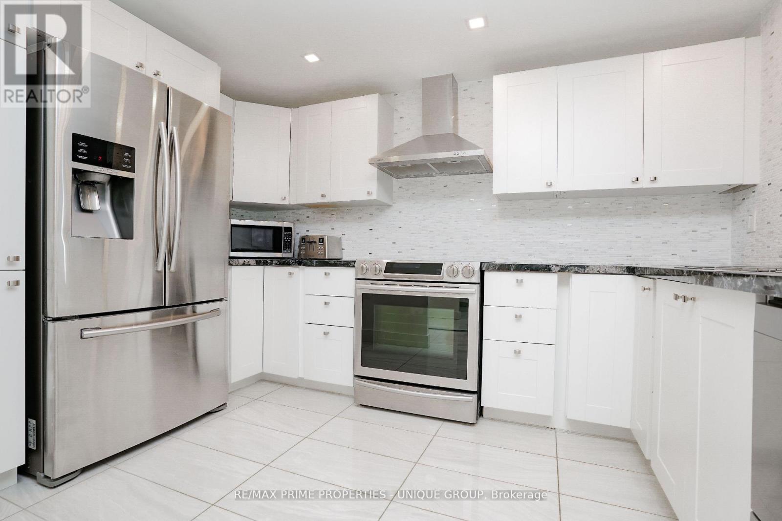 706 - 300 Webb Drive, Mississauga, Ontario  L5B 3W3 - Photo 16 - W12210381