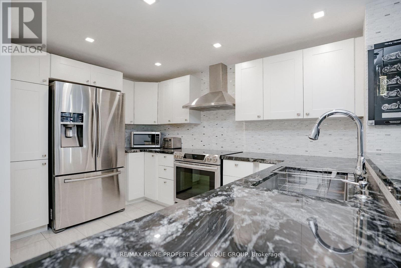 706 - 300 Webb Drive, Mississauga, Ontario  L5B 3W3 - Photo 19 - W12210381