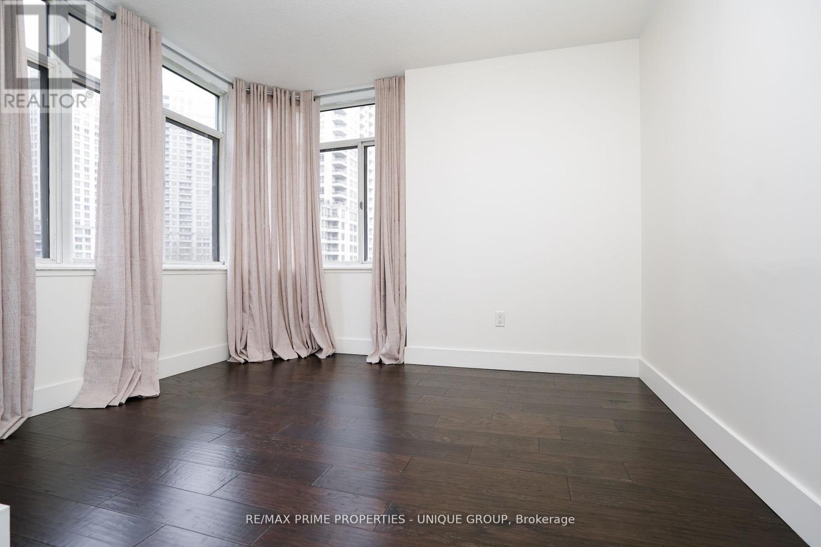 706 - 300 Webb Drive, Mississauga, Ontario  L5B 3W3 - Photo 22 - W12210381
