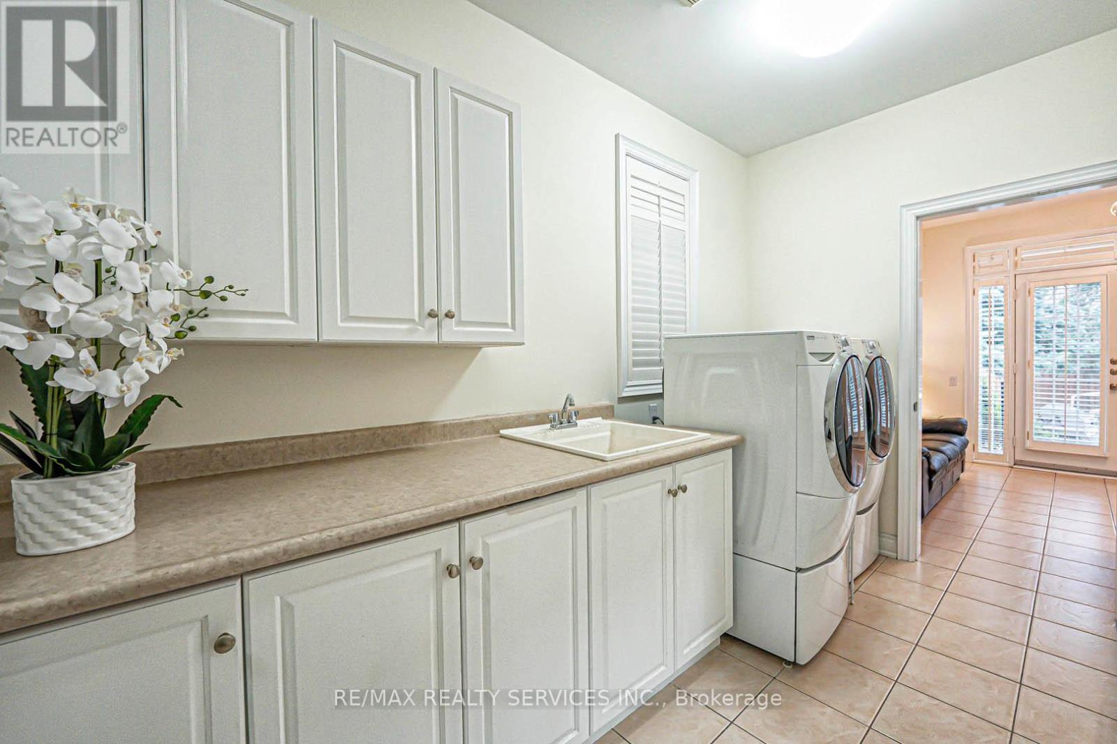 63 Links Lane, Brampton, Ontario  L6Y 5H2 - Photo 20 - W12210410