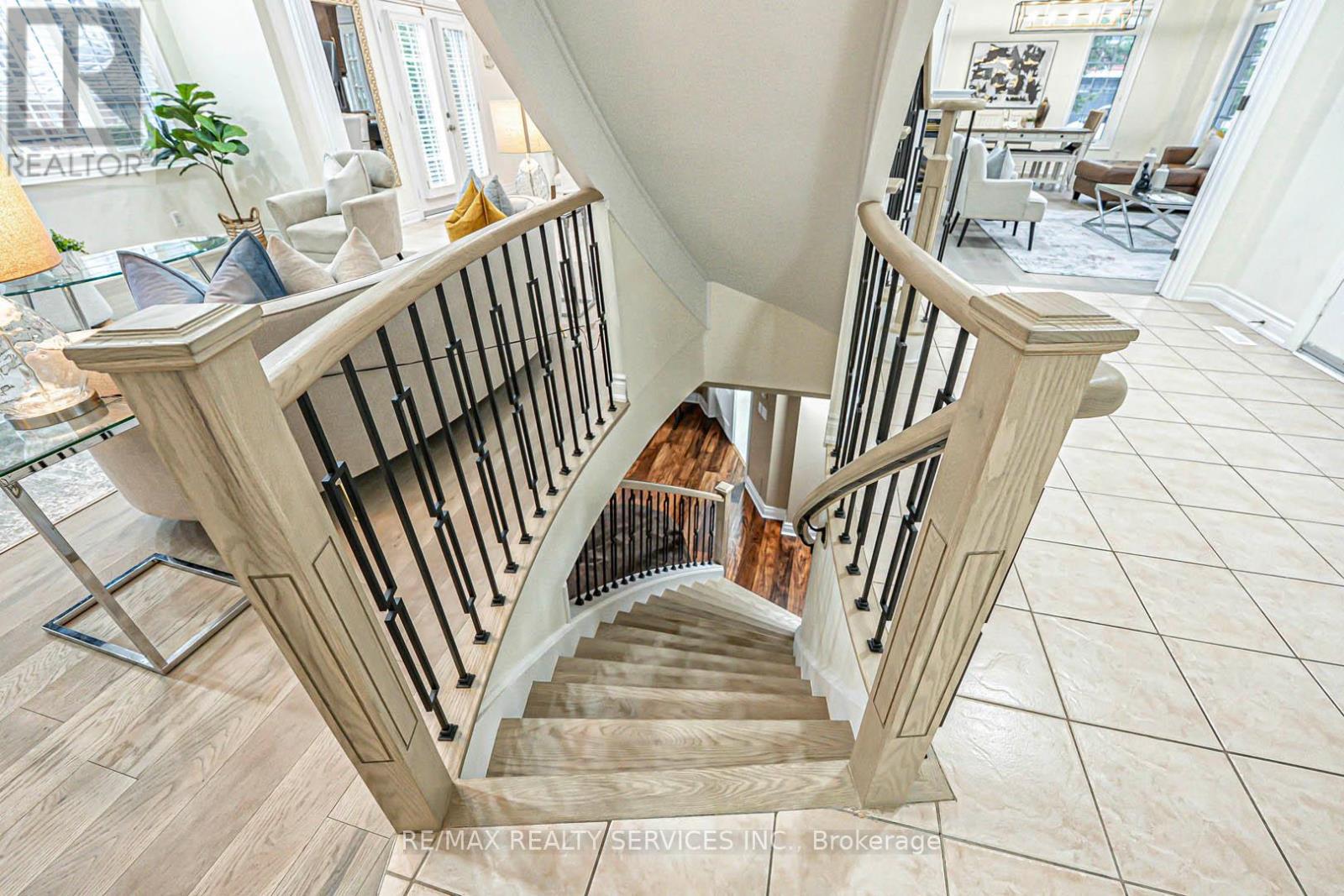63 Links Lane, Brampton, Ontario  L6Y 5H2 - Photo 32 - W12210410