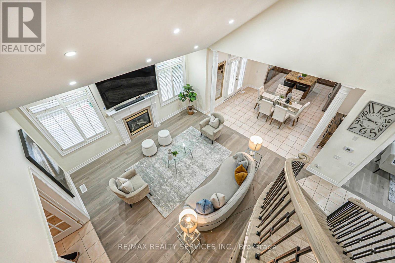 63 Links Lane, Brampton, Ontario  L6Y 5H2 - Photo 8 - W12210410
