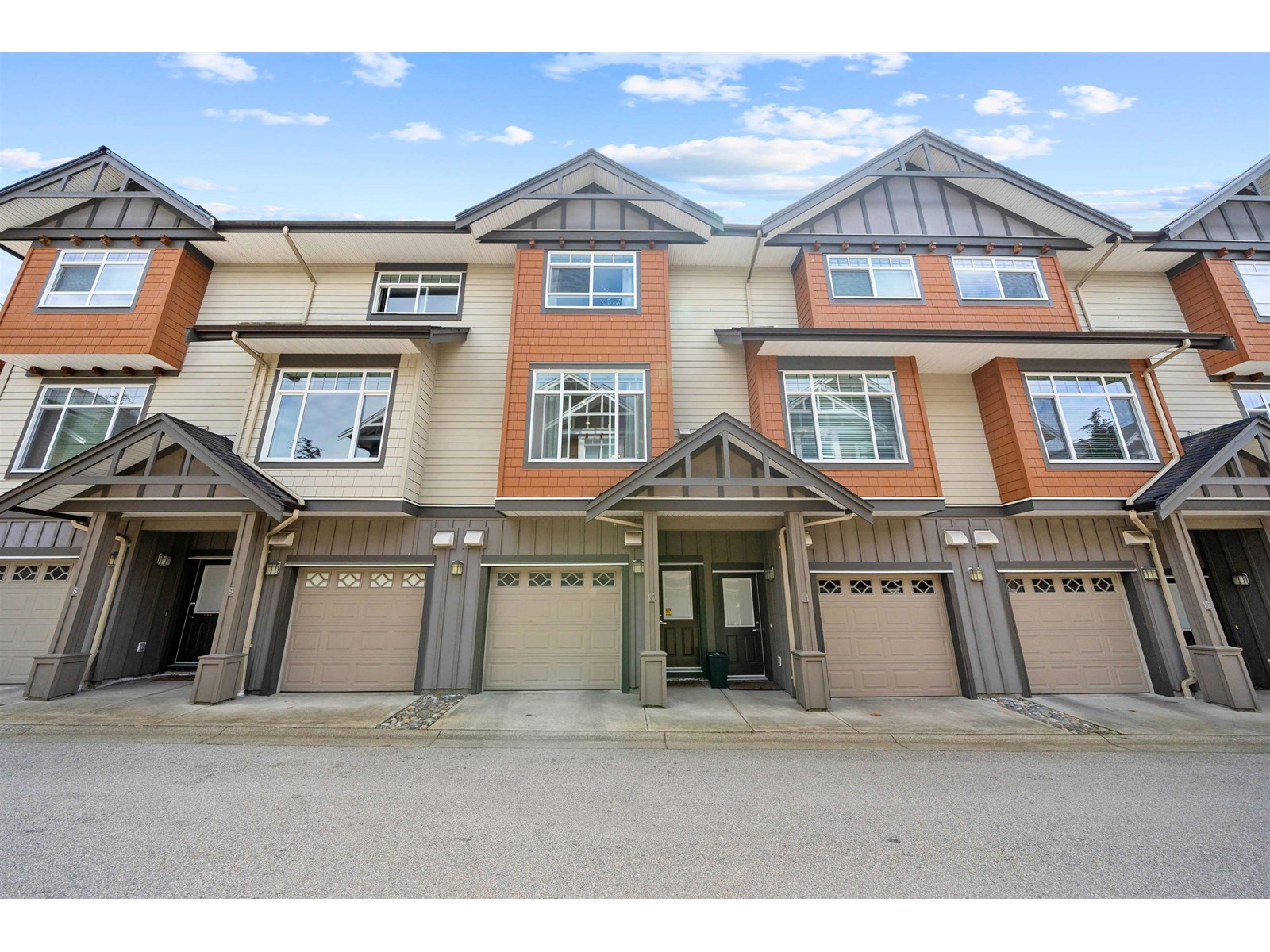 10 2979 156 STREET, Surrey, British Columbia