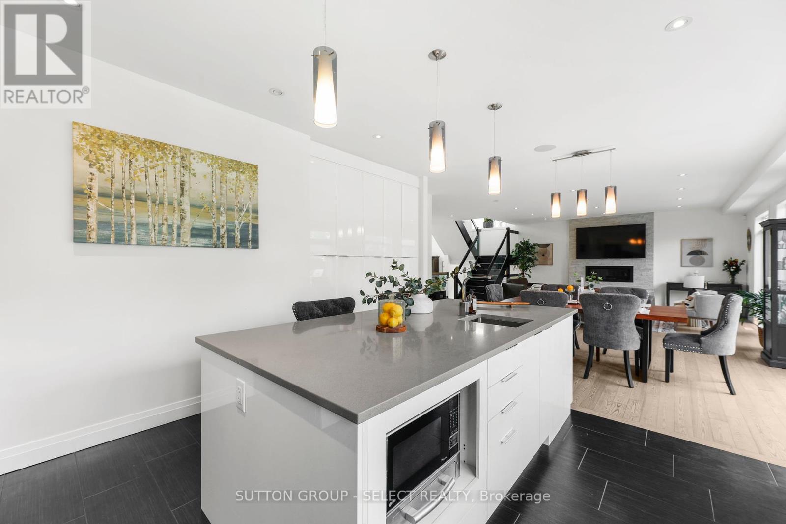 710 Hickoryridge Common S, London North (North R), Ontario  N6G 0M8 - Photo 13 - X12210462