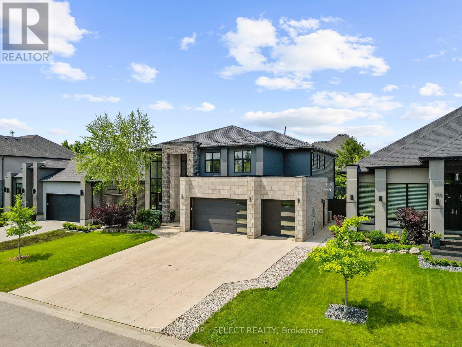 710 Hickoryridge Common S, London North (North R), Ontario  N6G 0M8 - Photo 2 - X12210462