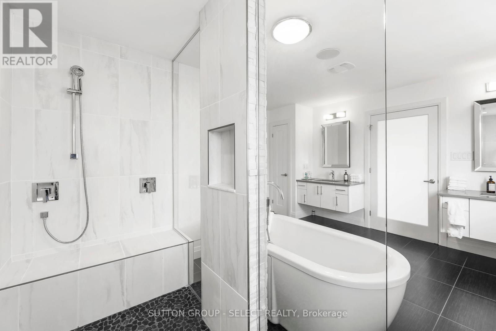 710 Hickoryridge Common S, London North (North R), Ontario  N6G 0M8 - Photo 30 - X12210462