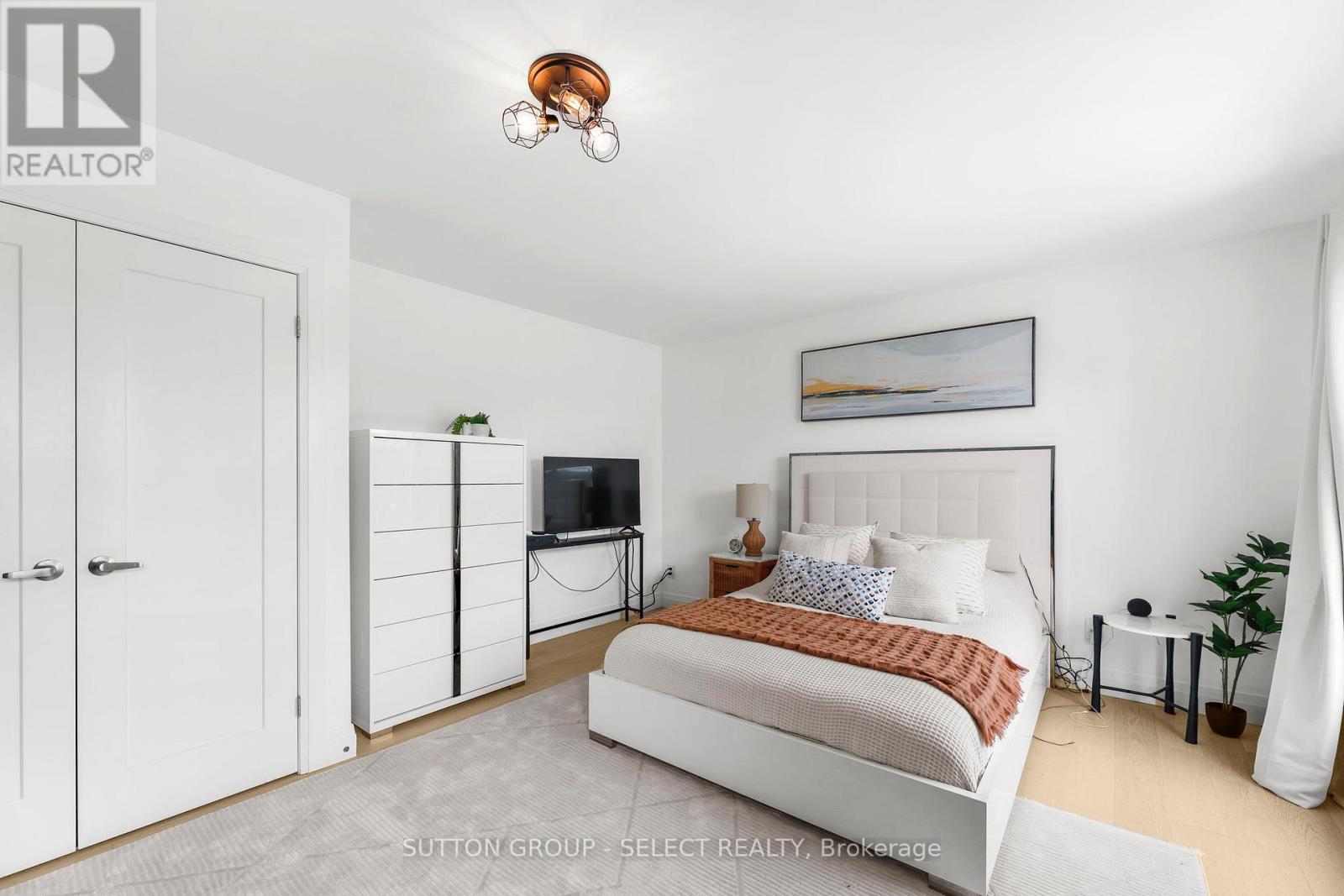 710 Hickoryridge Common S, London North (North R), Ontario  N6G 0M8 - Photo 36 - X12210462