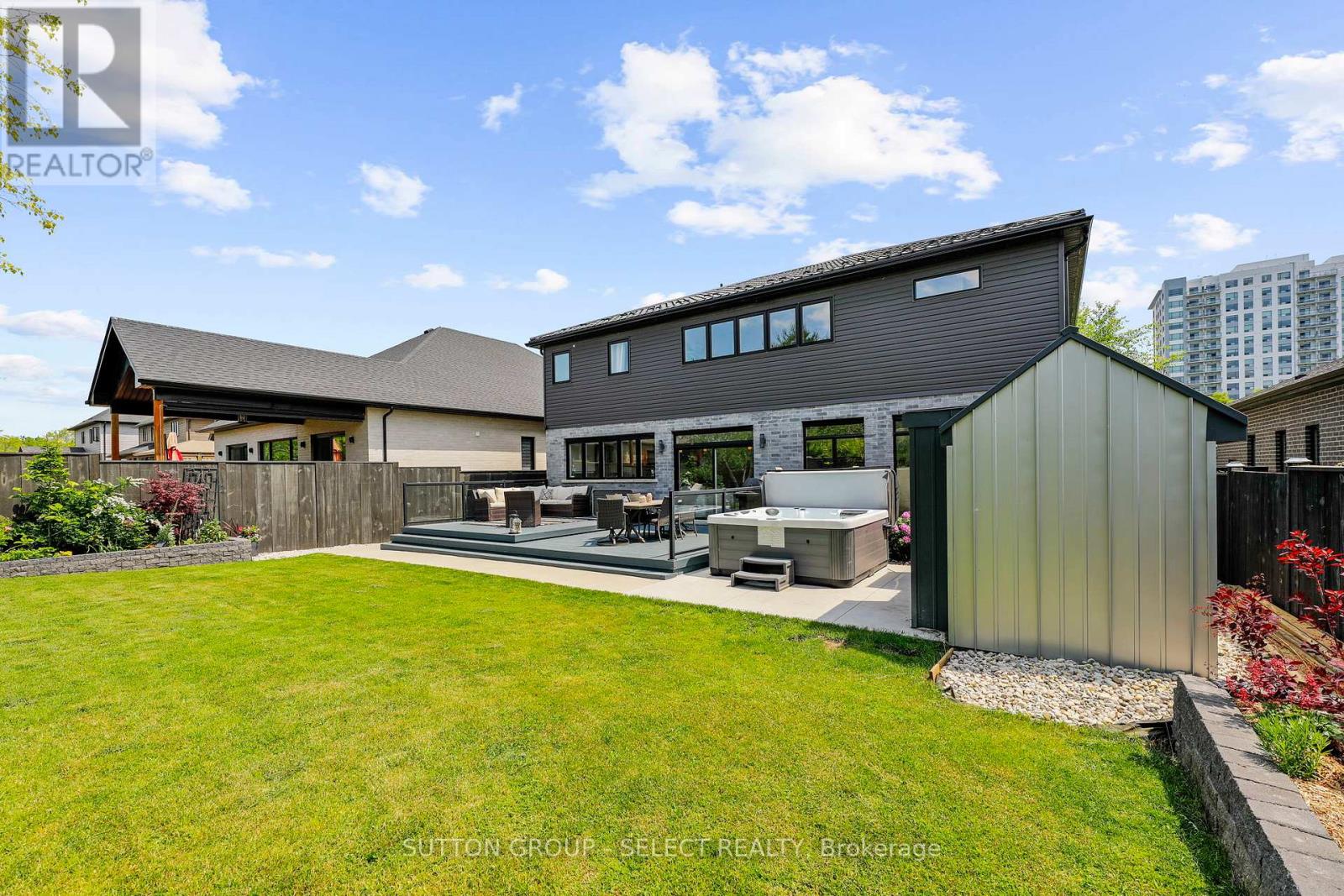 710 Hickoryridge Common S, London North (North R), Ontario  N6G 0M8 - Photo 46 - X12210462