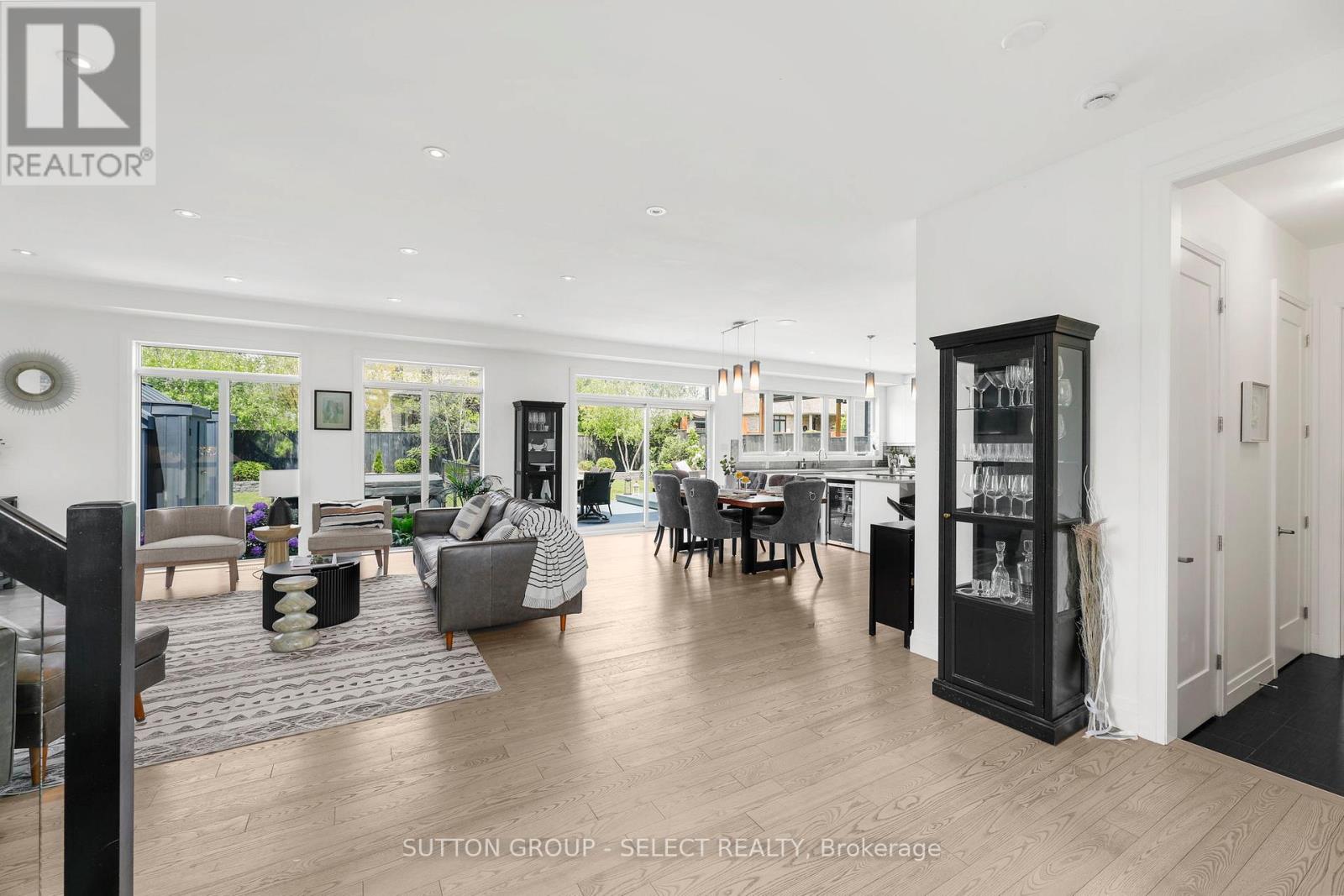 710 Hickoryridge Common S, London North (North R), Ontario  N6G 0M8 - Photo 6 - X12210462
