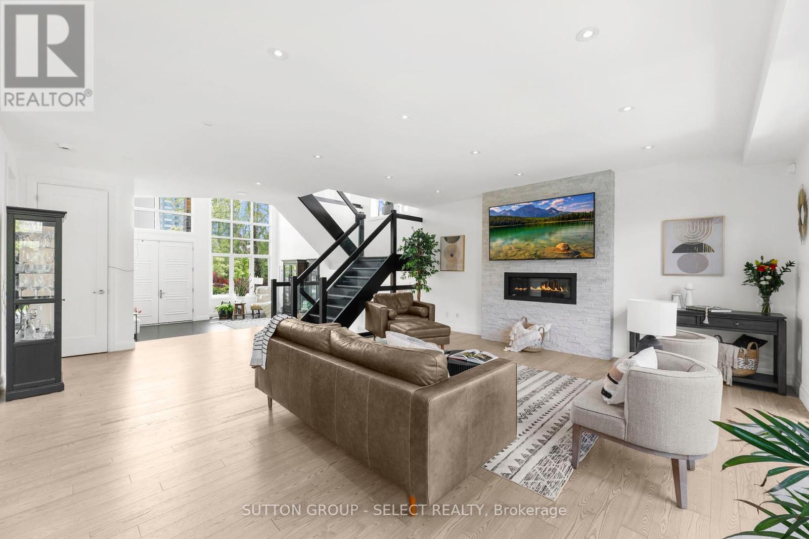 710 Hickoryridge Common S, London North (North R), Ontario  N6G 0M8 - Photo 8 - X12210462