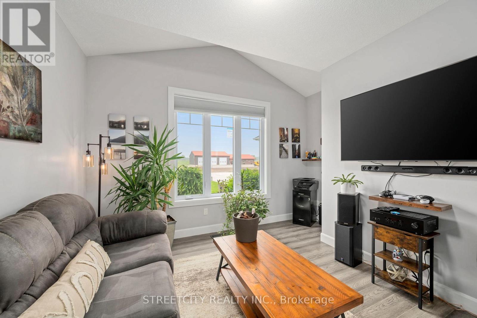 9316 Union Road, Southwold (Shedden), Ontario  N0L 2E0 - Photo 8 - X12210491
