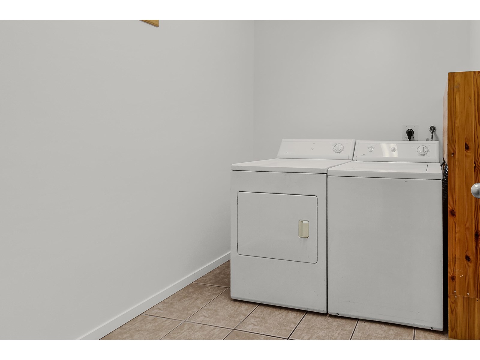213 17661 58a Avenue, Surrey, British Columbia  V3S 1N4 - Photo 5 - R3013674