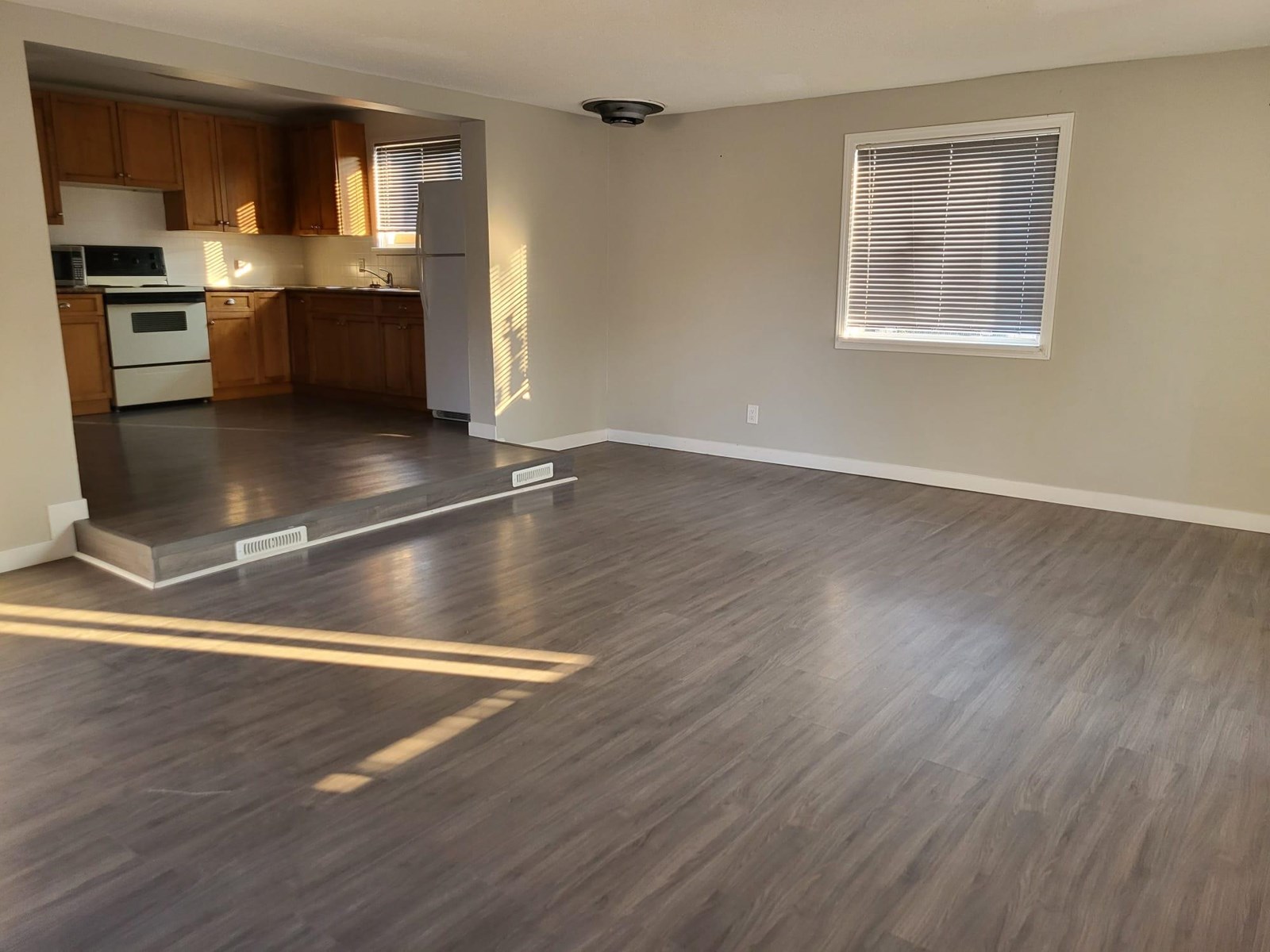 8965 Nowell Street, Chilliwack Downtown, Chilliwack, British Columbia  V2P 4W9 - Photo 5 - R3013488