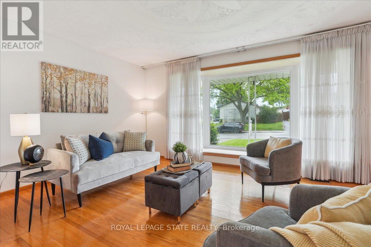 122 Glen Castle Drive, Hamilton, Ontario  L8K 5Z5 - Photo 2 - X12210177