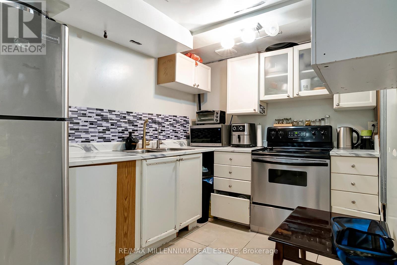 286 Driftwood Drive, Kitchener, Ontario  N2N 1X6 - Photo 19 - X12210216