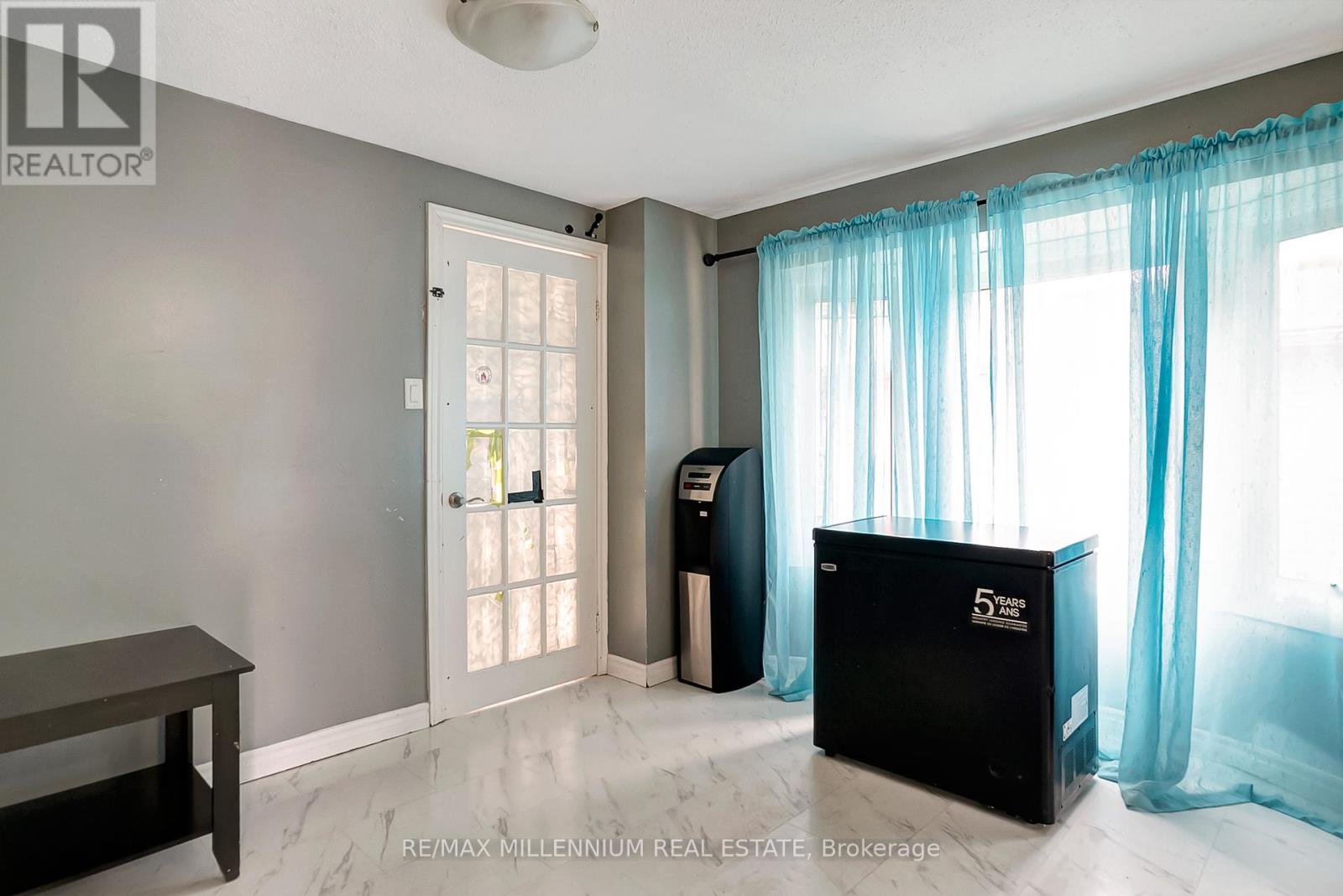 286 Driftwood Drive, Kitchener, Ontario  N2N 1X6 - Photo 7 - X12210216