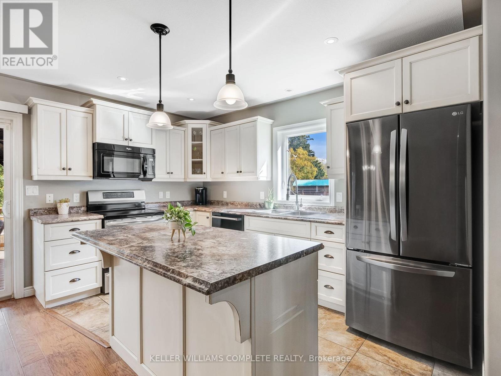 103 Macneil Court, Haldimand, Ontario  N0A 1H0 - Photo 16 - X12210287