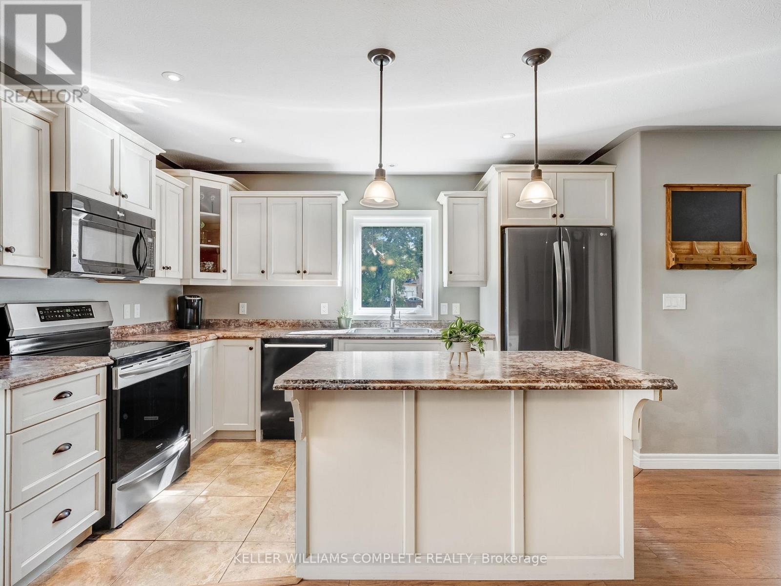 103 Macneil Court, Haldimand, Ontario  N0A 1H0 - Photo 19 - X12210287