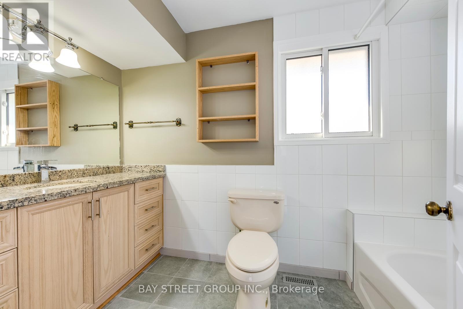 55 Milano Court, Hamilton, Ontario  L9C 6W9 - Photo 19 - X12210361