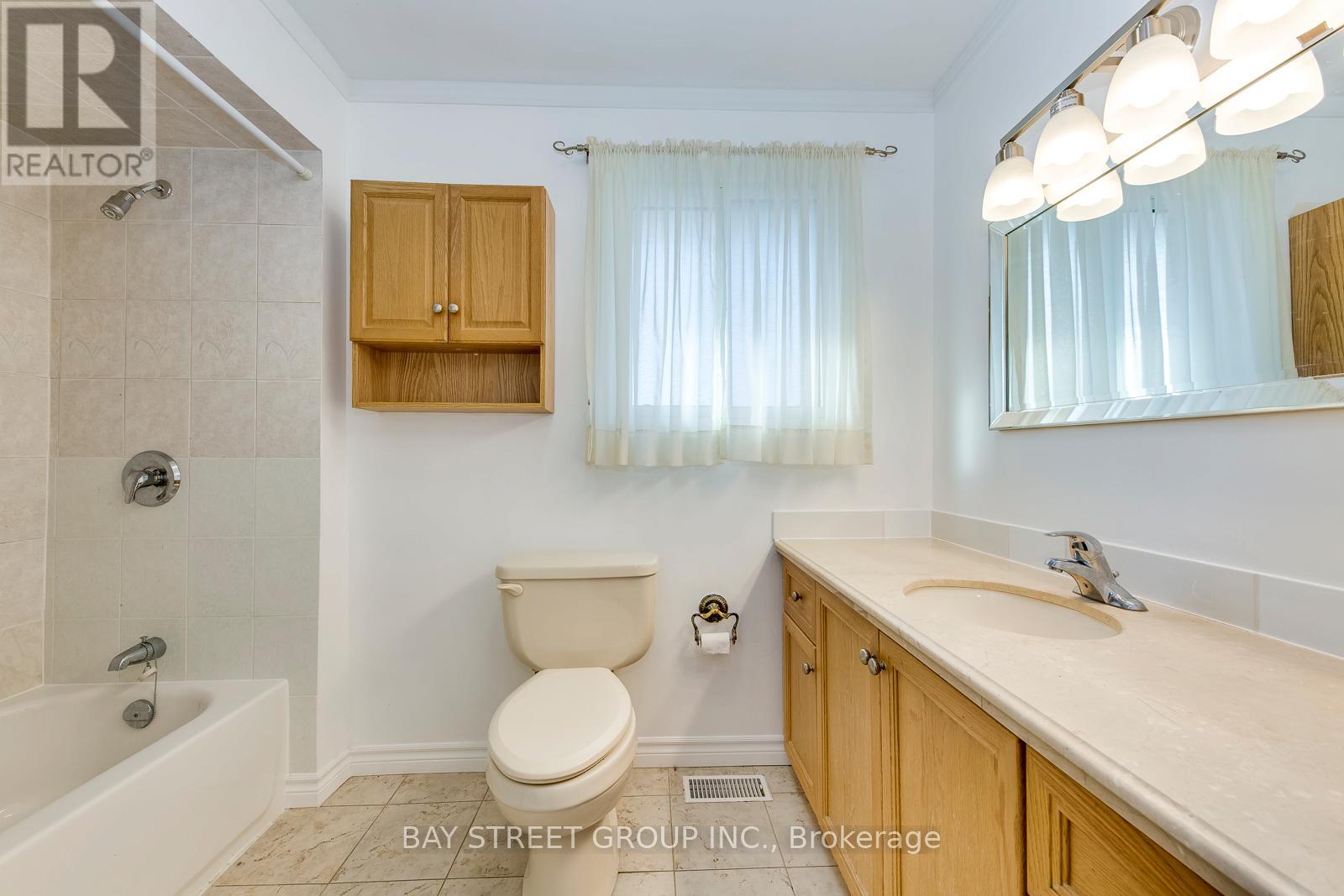 55 Milano Court, Hamilton, Ontario  L9C 6W9 - Photo 24 - X12210361