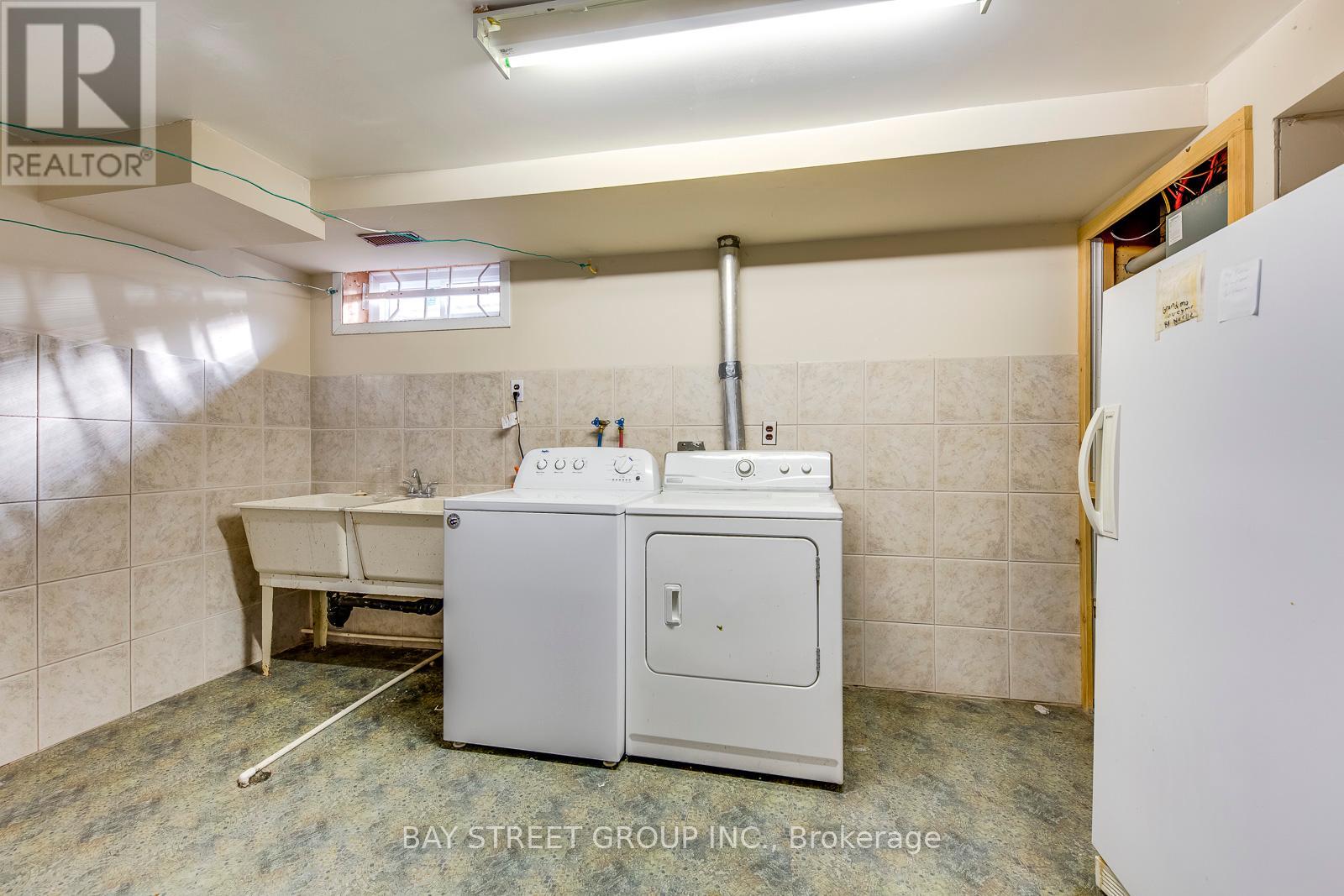 55 Milano Court, Hamilton, Ontario  L9C 6W9 - Photo 31 - X12210361