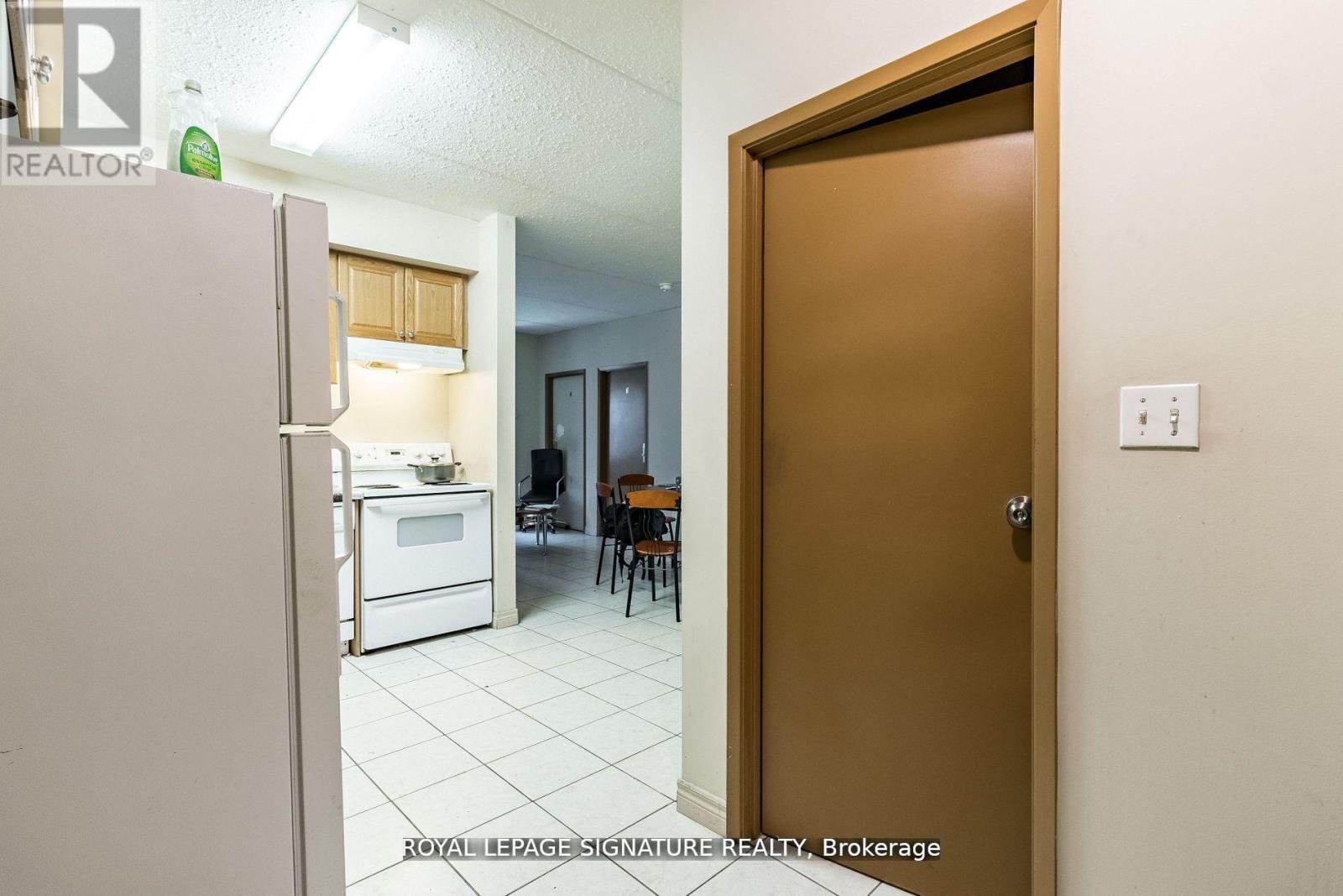 101 - 253 Lester Street, Waterloo, Ontario  N2L 3W6 - Photo 10 - X12210380