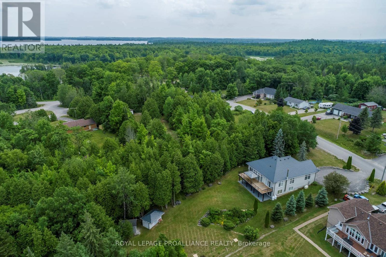 137 Sumcot Drive, Trent Lakes, Ontario  K0L 1J0 - Photo 2 - X12210391