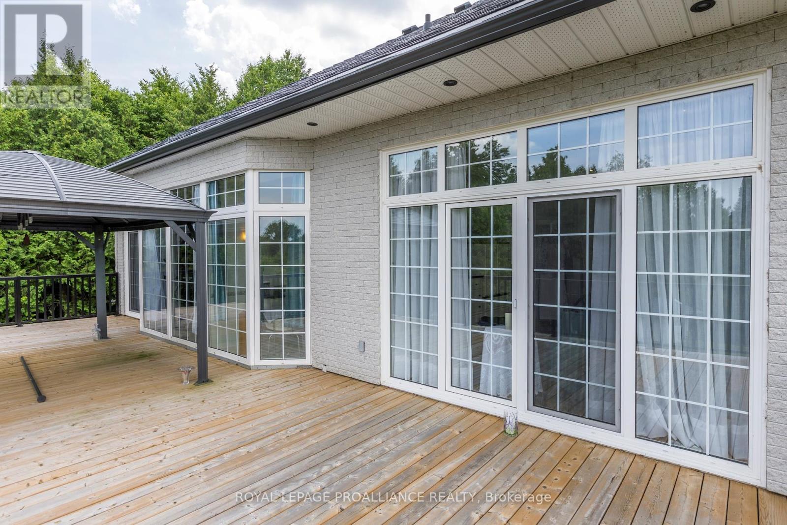 137 Sumcot Drive, Trent Lakes, Ontario  K0L 1J0 - Photo 30 - X12210391