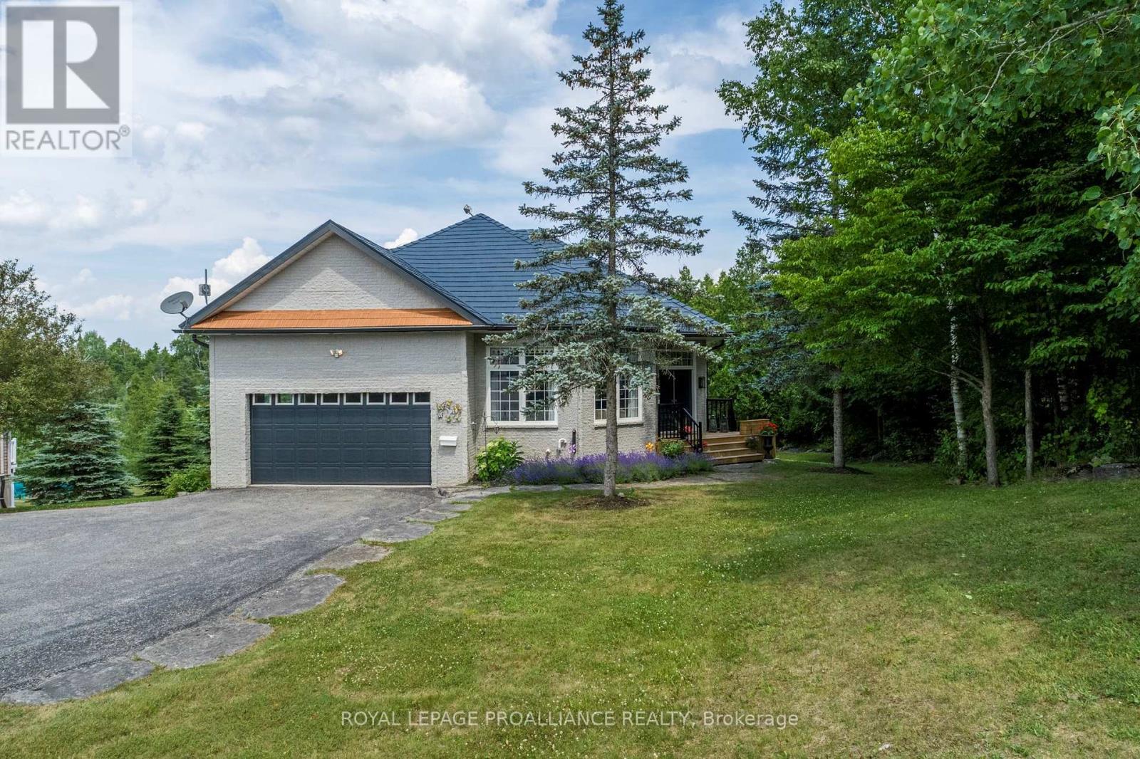 137 Sumcot Drive, Trent Lakes, Ontario  K0L 1J0 - Photo 33 - X12210391