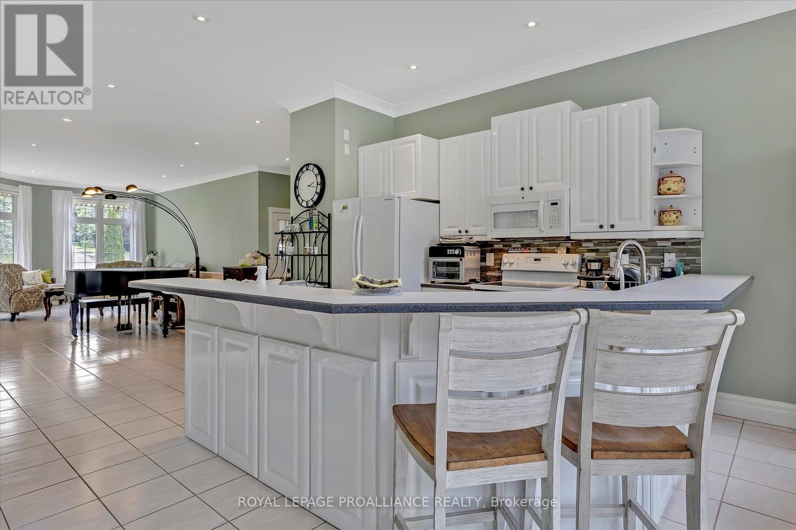 137 Sumcot Drive, Trent Lakes, Ontario  K0L 1J0 - Photo 9 - X12210391