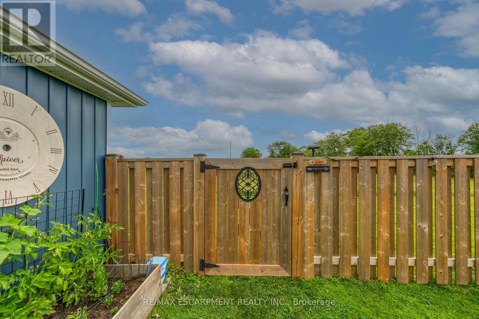 10 11th Street, Haldimand, Ontario  N0A 1P0 - Photo 25 - X12210395
