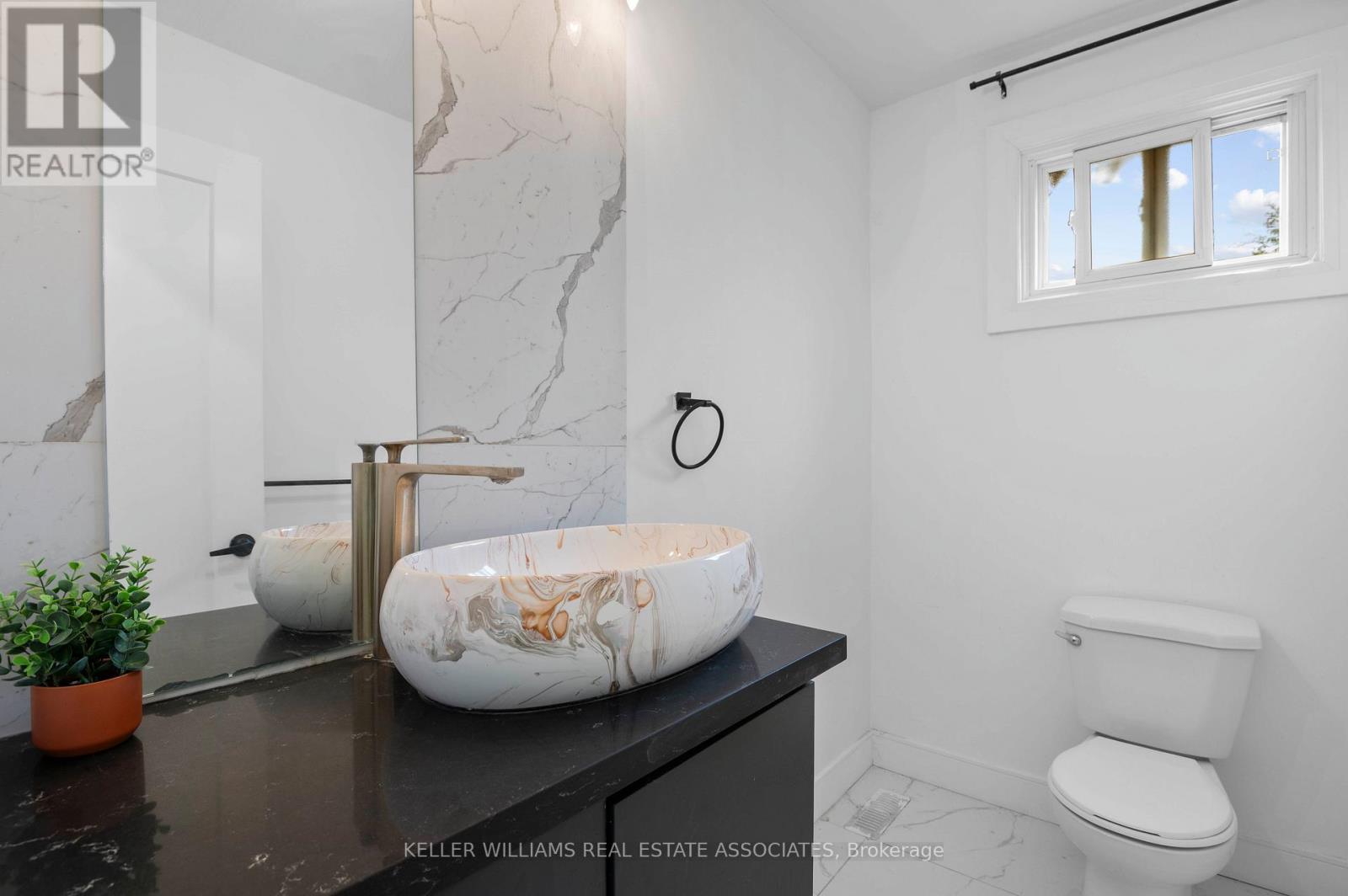 1236 Avonlea Road, Cambridge, Ontario  N3H 4Z8 - Photo 10 - X12210415