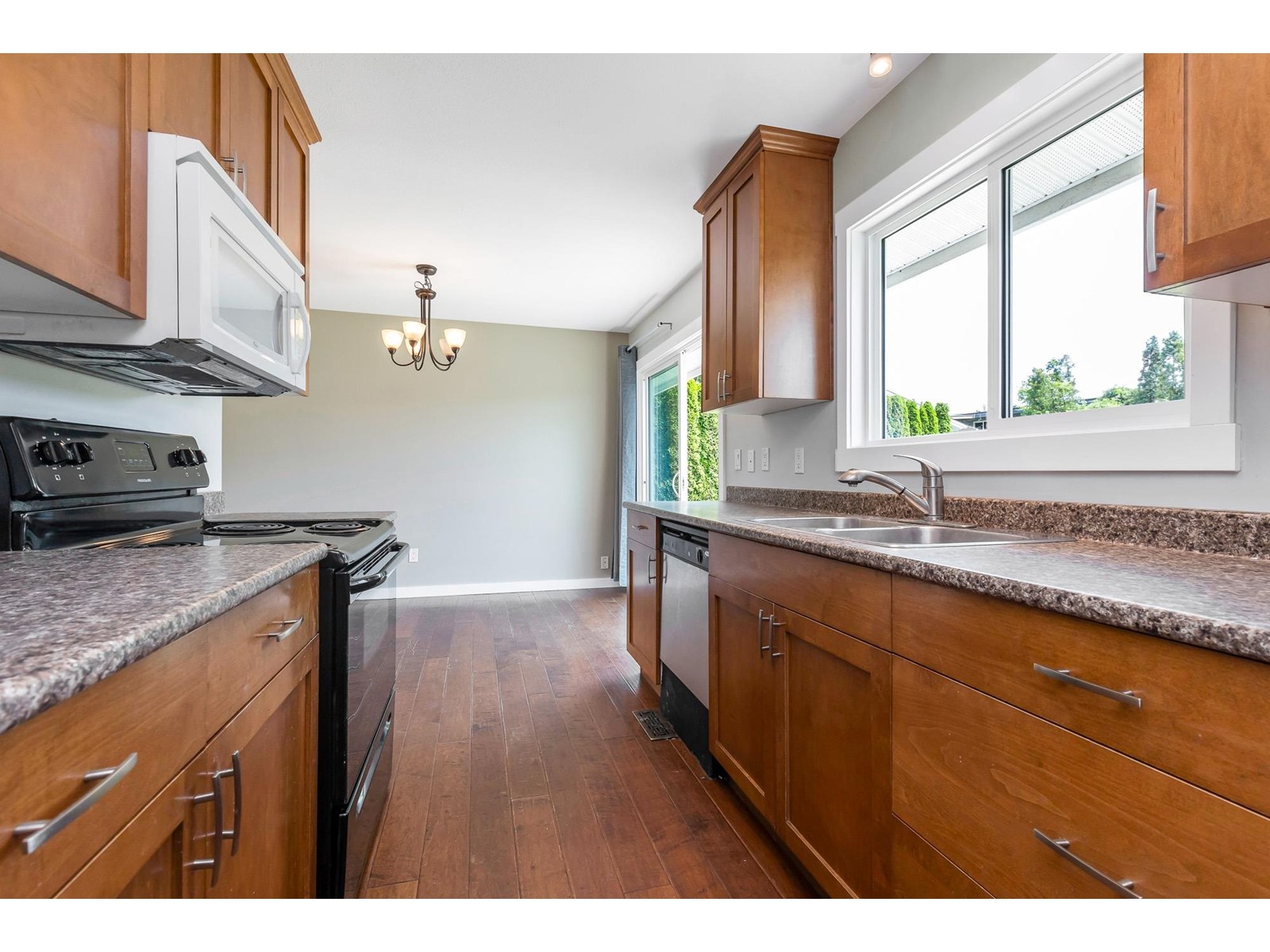 46048 Clare Avenue, Fairfield Island, Chilliwack, British Columbia  V2P 6M8 - Photo 8 - R3013562