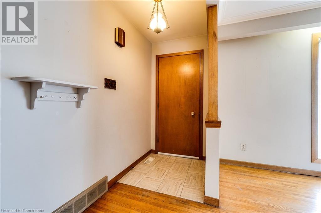 5349 Spruce Avenue, Burlington, Ontario  L7L 1N4 - Photo 8 - 40739708