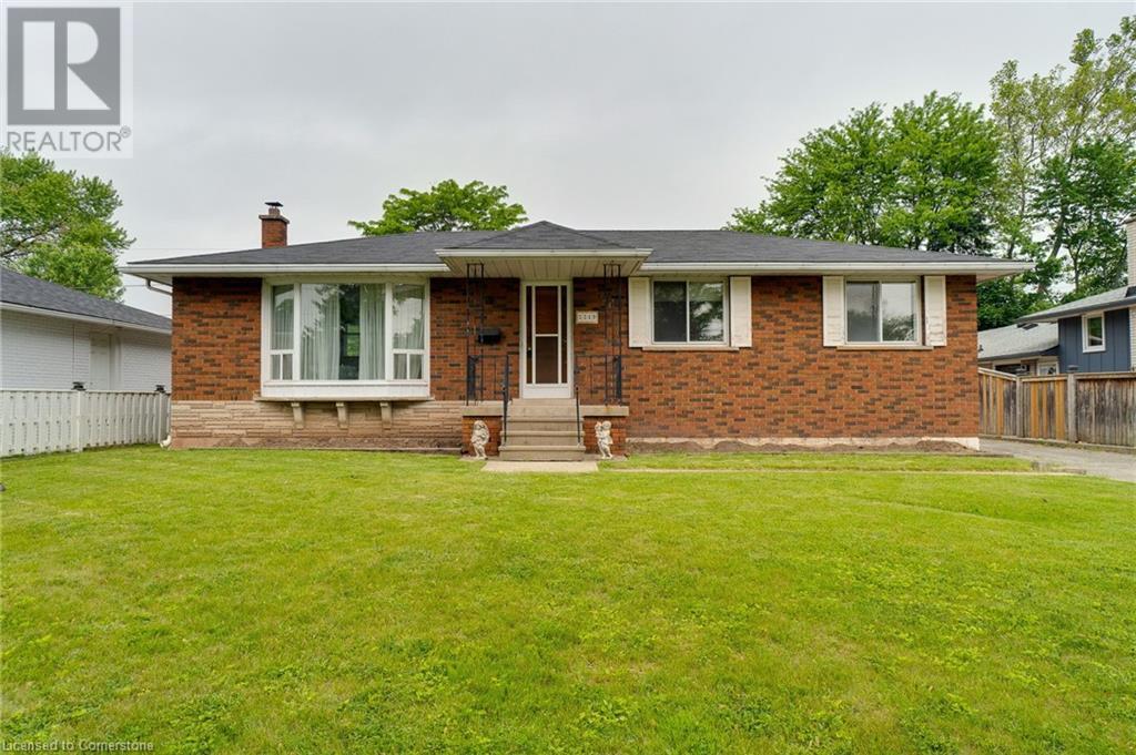 5349 Spruce Avenue, Burlington, Ontario  L7L 1N4 - Photo 2 - 40739708