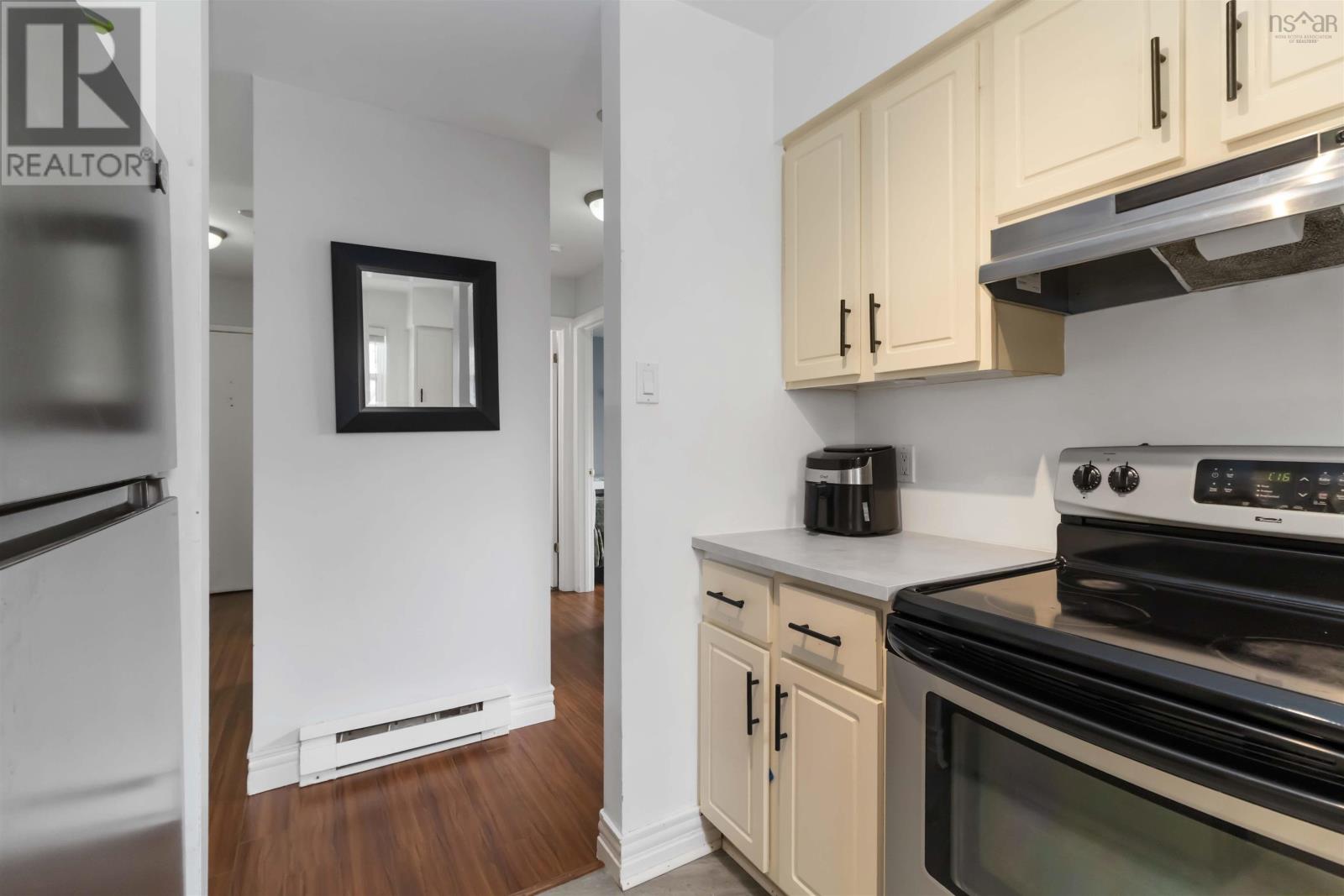 Property at 204 182 Farnham Gate Road image 3