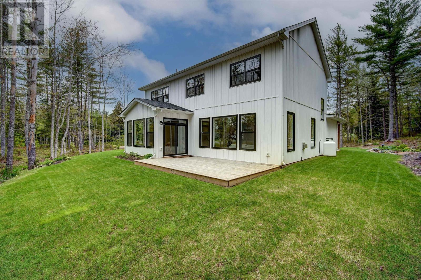 Property at 422 Calderwood Drive image 4