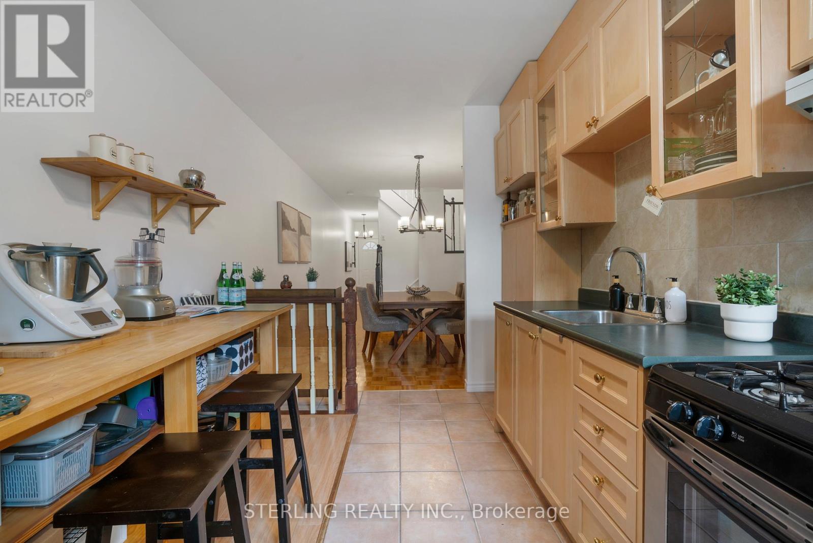 13 Auburn Avenue, Toronto, Ontario  M6H 2L6 - Photo 12 - W12165576