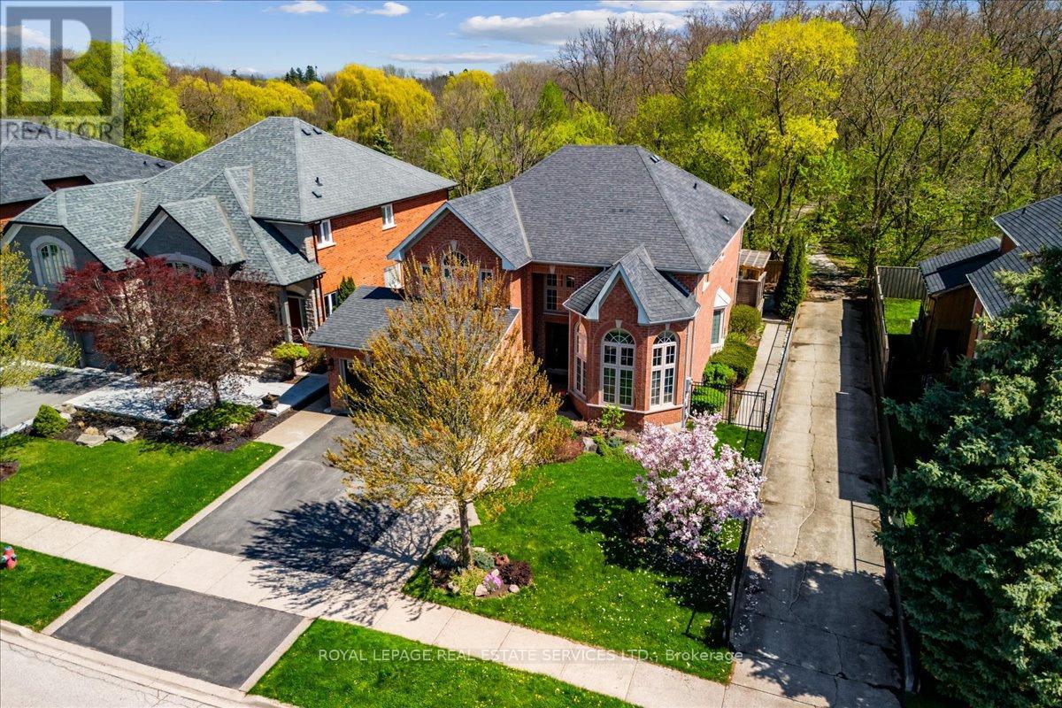 2317 Carpenters Circle, Oakville, Ontario  L6M 3C7 - Photo 1 - W12145090