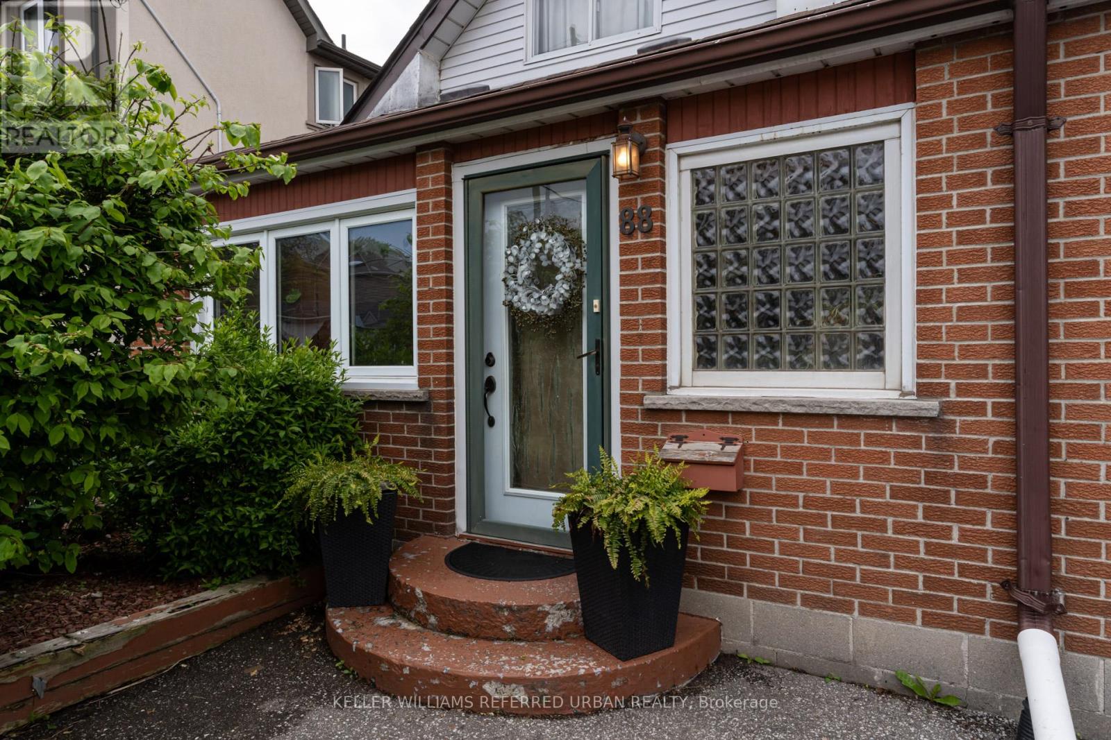 88 SIXTEENTH STREET, Toronto, Ontario