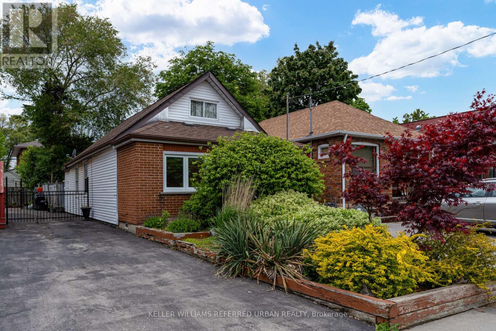 88 Sixteenth Street, Toronto, Ontario  M8V 3K1 - Photo 3 - W12193585