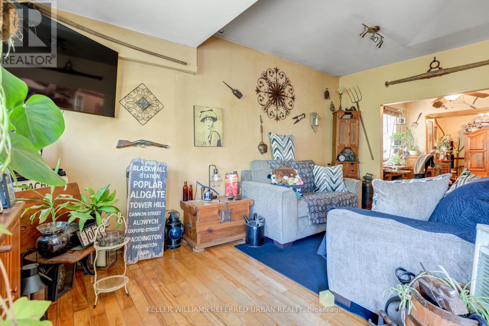 88 Sixteenth Street, Toronto, Ontario  M8V 3K1 - Photo 6 - W12193585