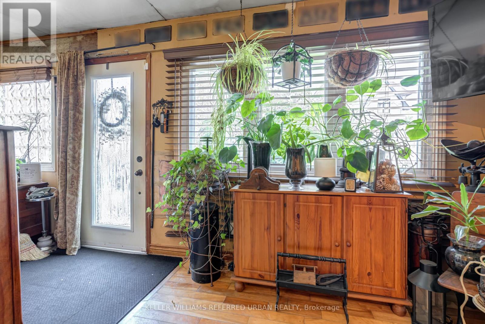 88 Sixteenth Street, Toronto, Ontario  M8V 3K1 - Photo 5 - W12193585